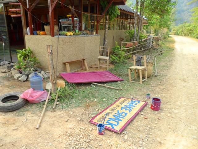 Волотнерство в Лаос
