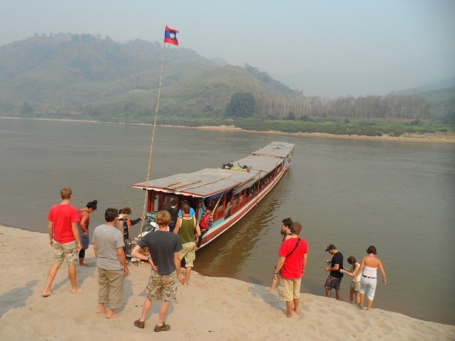 Лаос лодки